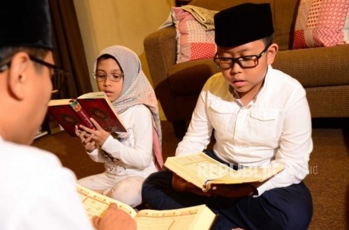 Agar Anak Rajin Ibadah, Ini Resep dari Syekh Yusuf al-Qardhawi