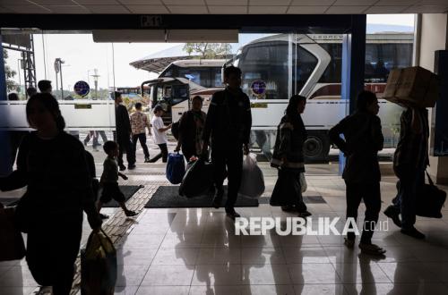 Harga Solar Non Subsidi Meroket, redBus Klaim Belum Ada Kenaikan Harga Tiket Bus AKAP