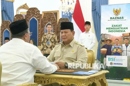 Presiden Prabowo Bersama Menteri Kabinet Bayar Zakat di Istana Negara