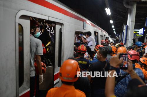 Kecelakaan KRL Bekasi, Polisi Telusuri Kelalaian Manusia dan Sistem