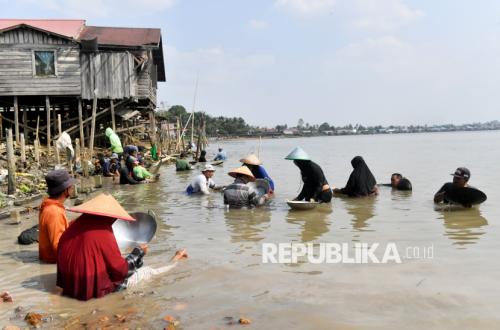 Kemarau Datang, Petani Kutai Kartanegara Beralih Jadi Pendulang Emas