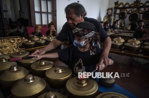 UI Kenalkan Gamelan dan Tari Bali kepada Mahasiswa Jepang melalui Lokakarya Budaya