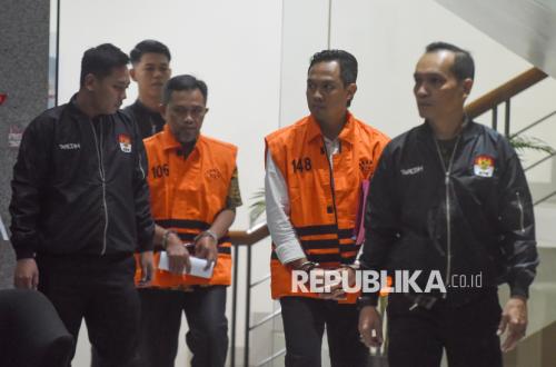 Terjaring OTT Kasus Pemerasan THR, Bupati dan Sekda Cilacap Ditahan KPK