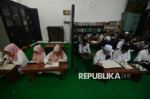Kunci Ketagihan Membaca Alquran di Ramadhan