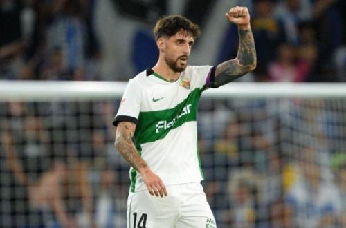 10 Pemain Elche Hajar Espanyol 3-1, Keluar dari Zona Degradasi