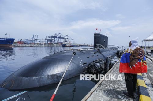 Dubes Rusia Tawarkan Kapal Selam Modern yang Bersandar di Tanjung Priok ke TNI AL