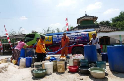 Kementerian PU Kirim 16 Mobil Tangki dan 105 Hidran Umum Atasi Kekeringan di Jateng