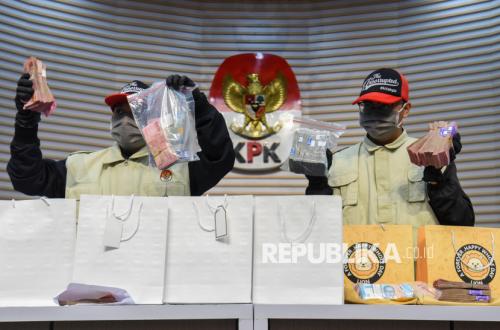 Ketika Amanah Kekuasaan Dikhianati