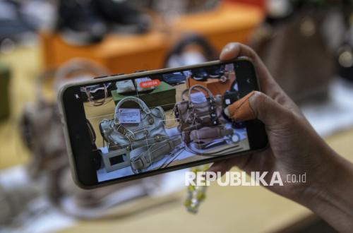 Pers di Persimpangan Jalan: Antara Kredibilitas dan Kecepatan di Era Digital
