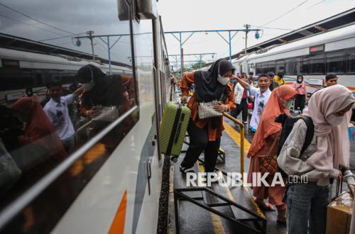 Arus Balik Lebaran di Surabaya Masih Tinggi