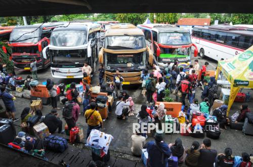 Kemenhub Ancam Sanksi Perusahaan Bus yang Tidak Masuk Terminal