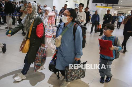 KBRI di Iran Mulai Evakuasi WNI ke Tanah Air