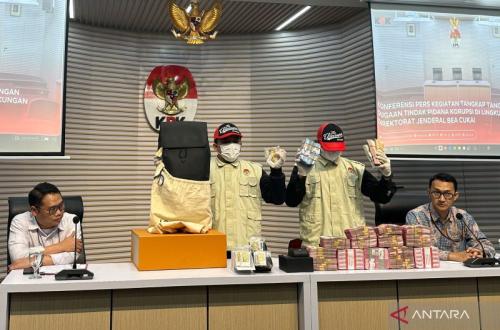 KPK Sita Emas dan Uang Asing Senilai Rp40,5 Miliar dalam Kasus Barang KW