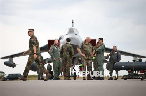 Tiga Analis Dunia Bongkar Eropa Kembali Bersenjata dan Risiko Baku Hantam dari Dalam