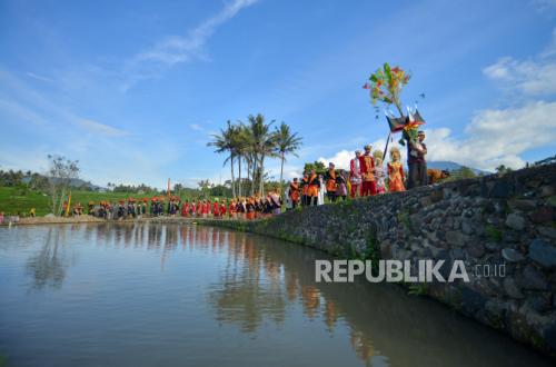 Tabek Festival Tabek Ganggam di Tanah Datar | Republika Online