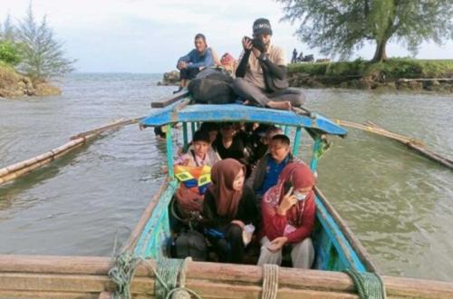 Dinkes Simeulue Kirim Tim Medis ke Pulau Teupah, Layanan Kesehatan Gratis untuk Desa Terluar