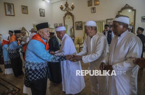 568 Calon Haji Ternate Dilepas dengan Tradisi Adat Kesultanan
