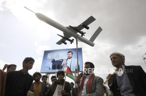 Houthi Hantam Riyadh dengan Drone dan Rudal, Sirine Meraung di Ibu Kota Saudi