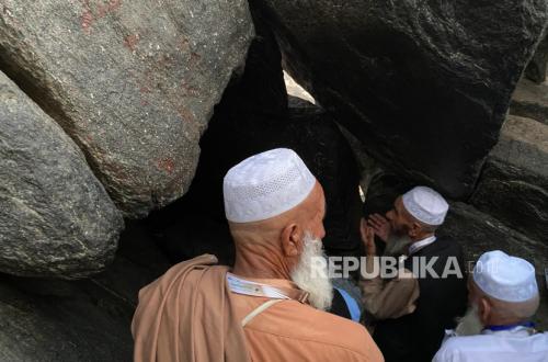 Malam Ketika Sejarah Belajar Membaca