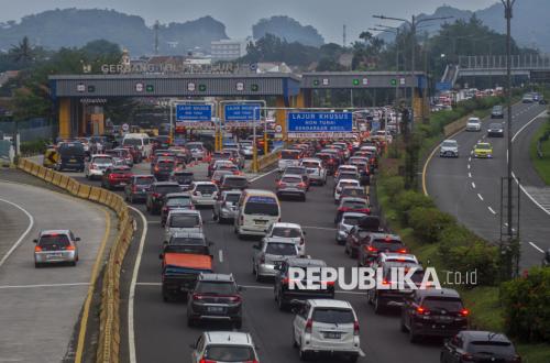 Laporan Libur Imlek 2026: 1,5 Juta Kendaraan dari Luar Bandung Sesaki Kota Kembang