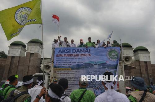 Suara Guru Madrasah Swasta di Tengah Upaya Alih Status PPPK
