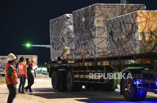 Krisis Energi Tekan Kargo Udara, Peluang Logistik Laut dan Darat Menguat