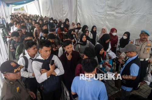 Job Fair Ramai Diserbu Pencari Kerja, Pemerintah Targetkan Jutaan Lapangan Kerja Baru pada 2027