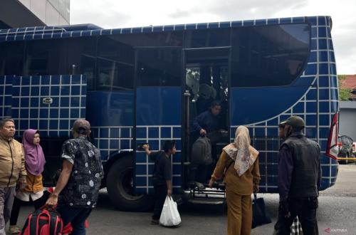 Eskalator Mati dan Asap Rokok di Terminal Leuwipanjang Dikeluhkan Pemudik