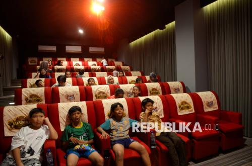 Bioskop Rp15 Ribu Hadir di Rusun Pasar Rumput, Dekatkan Film Indonesia ke Warga