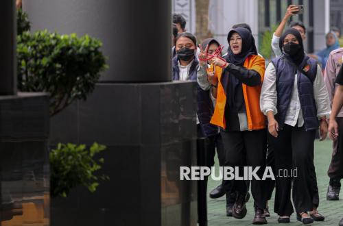 Pertahankan Kebijakan, Pengadilan Larang Siaran Langsung Dokter Tifa Terkait Ijazah Jokowi