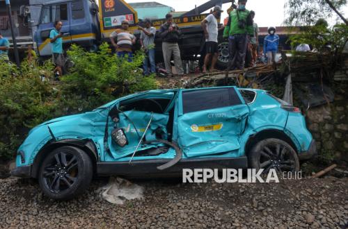 Polisi Periksa Sopir Taksi Listrik Online Terkait Kasus Kecelakaan Kereta Bekasi