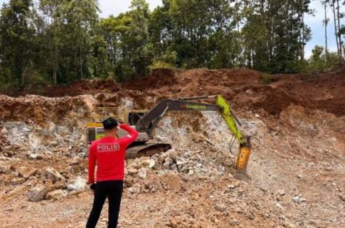 Polda Sultra Sita Tiga Ekskavator dari Tambang Ilegal di Kolaka