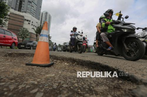 Tragedi di Balik Aspal Berlubang: Jakarta Berpacu Memperbaiki Jalan demi Nyawa Pengendara