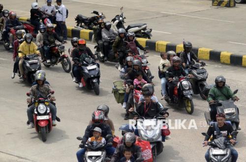 Pemudik dari Merak Terus Berdatangan di Bakauheni pada H-6 Lebaran