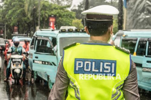 Diduga Mabuk Anggota Polisi Ngamuk dan Rusak Warung di Garut, Berakhir Masuk RS Usai Dipukuli Warga