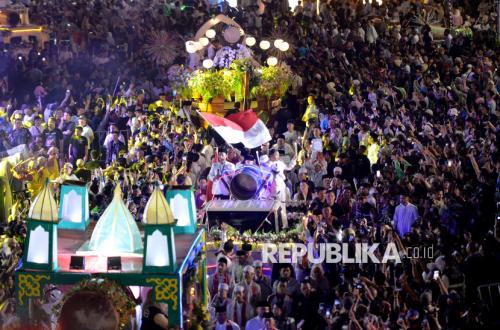 Jakarta Bedug Kolosal Semarakkan Malam Takbiran di Bundaran HI