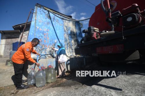 BPBD Salurkan 1,48 Juta Liter Air Bersih untuk Warga Lereng Merapi