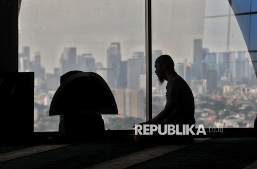 Sekuler Bikin Maju?