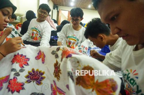 Mengasah Kreativitas Siswa SLB Lewat Seni Kriya Bernuansa Budaya Betawi