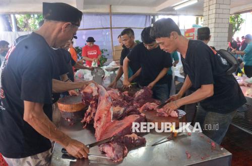 Kisah Adus Salam, Jalani Dakwah Lewat Profesi Juru Sembelih Halal