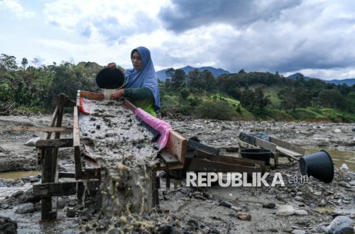 Pascabanjir Bandang, Warga Ketambe Aceh Mendulang Emas demi Bertahan Hidup