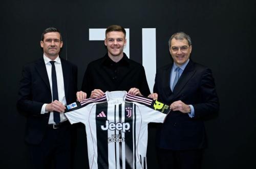 Juventus Pinjam Emil Holm dari Bologna dengan Opsi Permanen