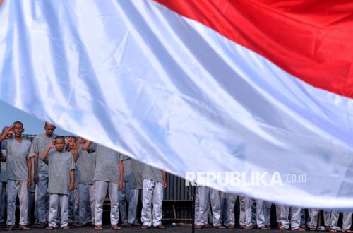 Menagih Janji Republik di Bawah Naungan Pohon Pule