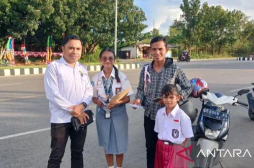 BKKBN Maluku Galakkan Gerakan Ayah Antar Anak di Hari Pertama Sekolah