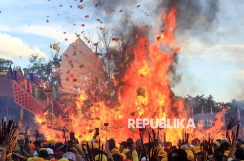 Ritual Bakar Tongkang, Tradisi Leluhur Tionghoa yang Terus Hidup di Bagansiapiapi