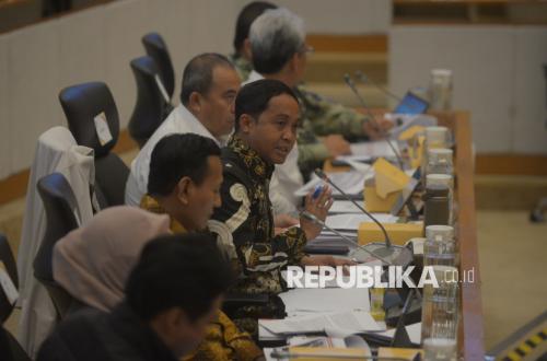 Menhut Minta Publik Laporkan Atraksi Gajah Tunggang