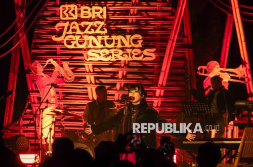 Isyana Sarasvati dan Deretan Musisi Ramaikan Hari Pertama Jazz Gunung Bromo