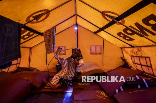 Dua Bulan Mengungsi, Korban Tanah Bergerak Semarang Masih Bertahan di Tenda Darurat