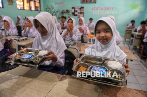 Ekonomi RI Tumbuh 5,61 Persen, BPS Sebut MBG Berperan
