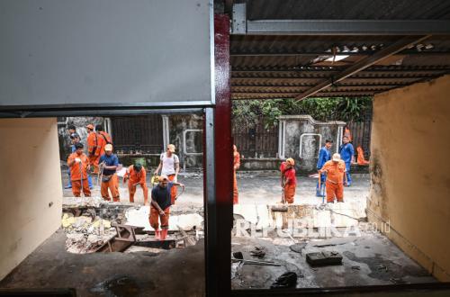 Tembok SDN 08 Tebet Barat Roboh, Sekolah Terapkan Pembelajaran Jarak Jauh